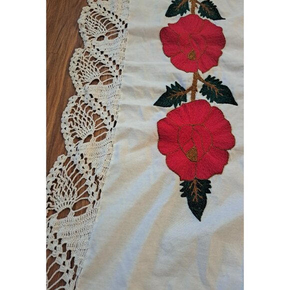 Handmade Red Rose & Daisy Applique Quilt Full Crochet Lace Trim Country 87x59 - Picture 5 of 8